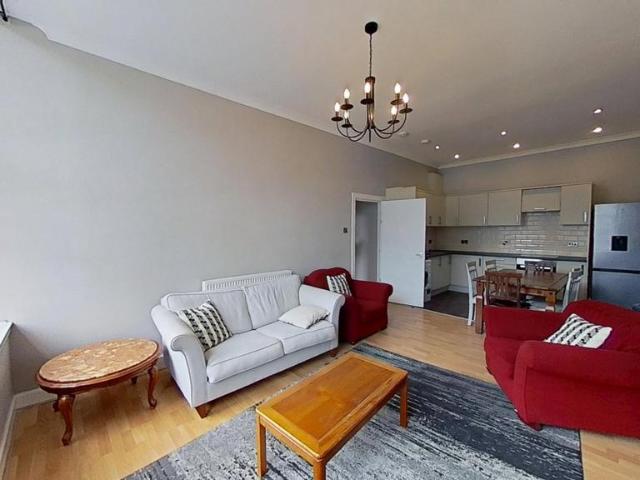 Union Place, Edinburgh, EH1 3 bed flat to rent £2,100 pcm £485 pw