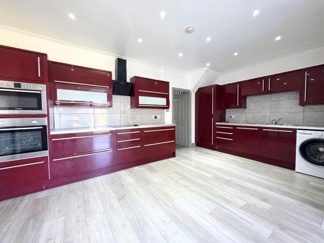 Union Road, Kent, BR2 5 bed semi detached house to rent £3,100 pcm £715 pw