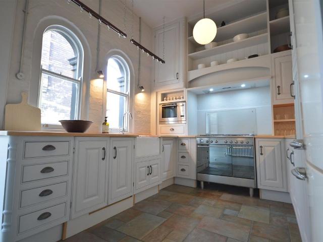 Union Road, Lincoln LN1, 2 bed property to rent, £1,800 pcm | PrimeLocation