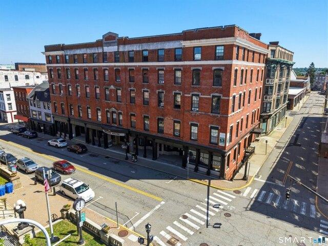 Union St, New London, Home For Sale