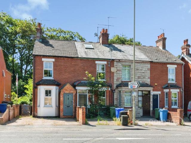 Union Street, Farnborough, GU14 2 bed terraced house to rent £1,550 pcm £358 pw