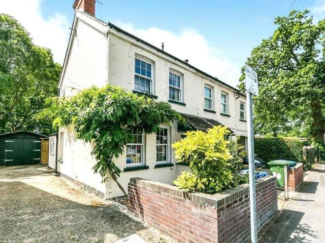 Union Street, Hampshire GU14 2 bed semi detached house to rent £1,600 pcm £369 pw