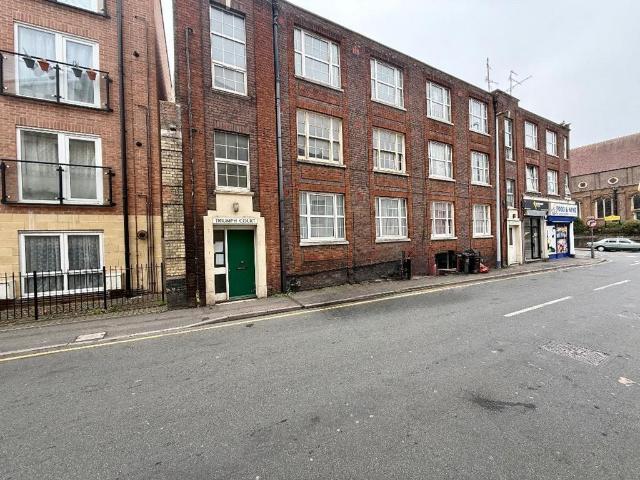 Union Street, Luton, LU1 3 bed flat to rent £1,600 pcm £369 pw