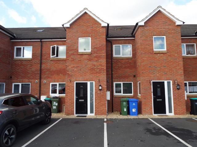 Union Street, Mansfield, NG18 3 bed townhouse to rent £1,050 pcm £242 pw