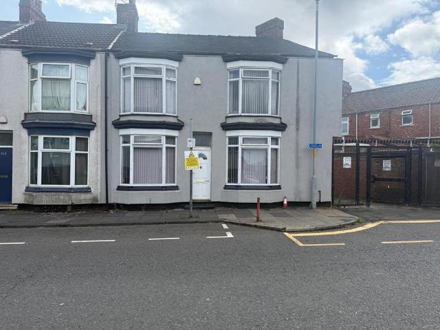 union street, middlesborough 2 bed terraced house to rent £700 pcm £162 pw