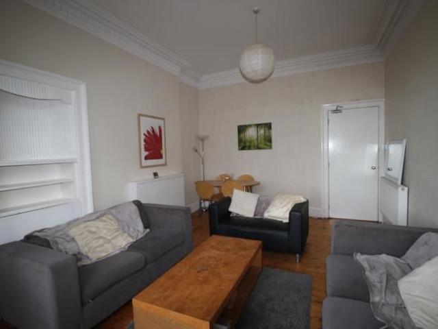Union Street, Stirling FK81Ny FK8, 3 bed flat to rent, £1,897 pcm | PrimeLocation