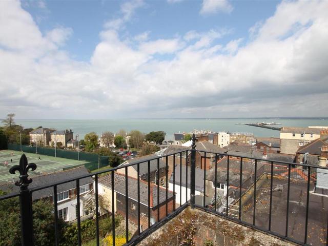 Union Street, Ryde 3 bed flat to rent £1,250 pcm £288 pw