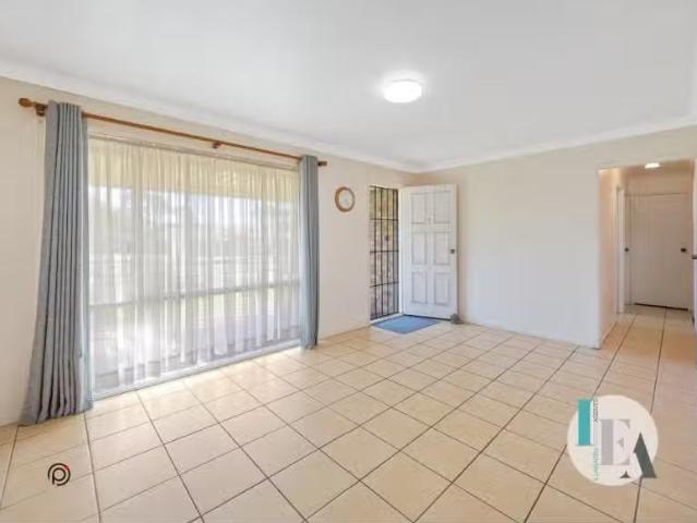 Nice 3 Aitken Close, ALBION PARK House for rent Listed by Pet.