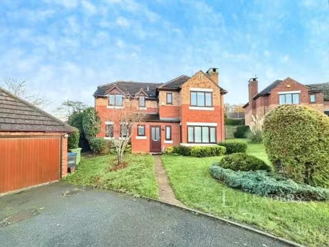 Cheap 3 BA 4 bedroom detached house for rent in Lulworth Park.