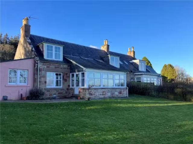 Nice 3 BA 4 bedroom semi detached house for rent in 4 Easter S.
