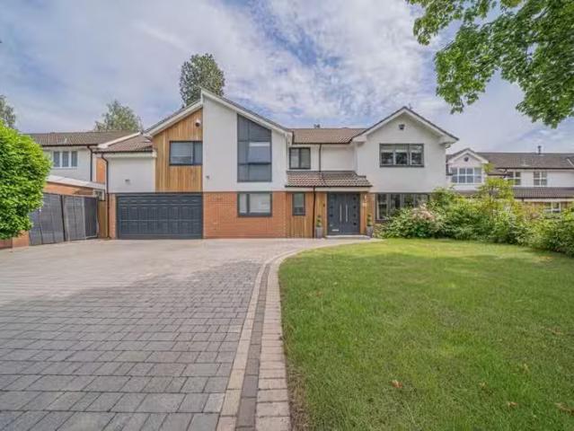 Nice 3 BA 5 bedroom detached house for rent in Warren Drive, D.