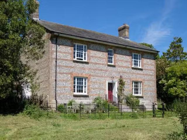 Charming 3 BA 6 bedroom house for rent in Charminster, Dorches.