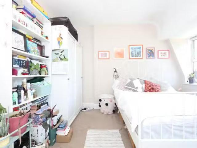 Cheap 3 bedroom flat for rent in Richmond Terrace, Bristol, BS8