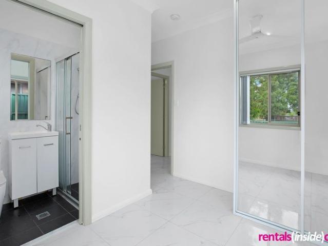 Unique 3 Bedroom with 3 bathroom Granny Flat
