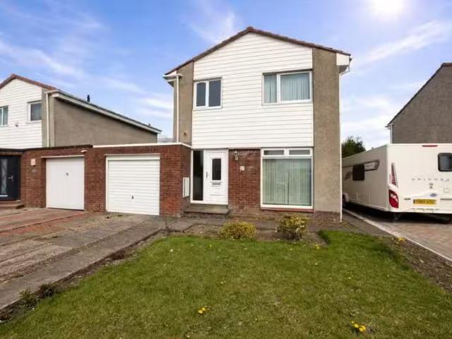 Unique 3 bedroom link detached house for rent in Coylebank, Pr.