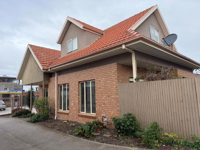 Unique 3 bedroom secure home