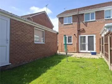 For Rent! 3 bedroom semi detached house for rent in Degas Clos.