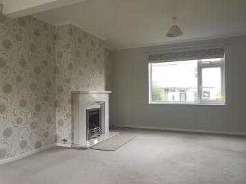 Nice 3 bedroom semi detached house for rent in Fitz Road, bird.