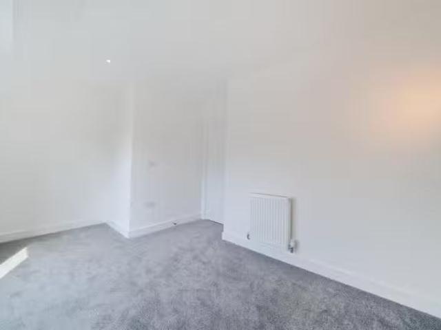 Charming 3 bedroom semi detached house for rent in Wheatley Ca.