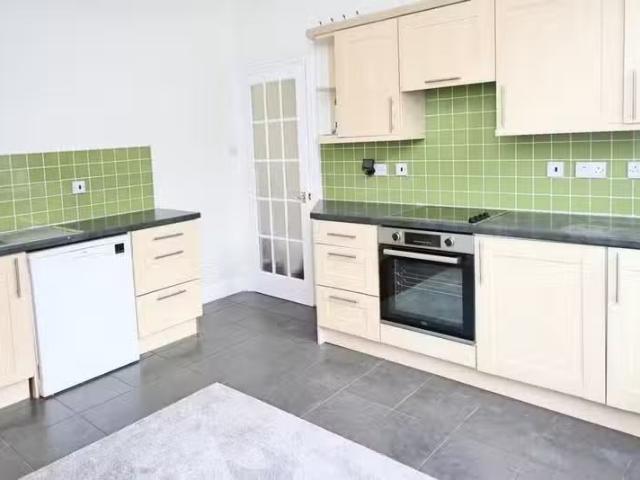 Cheap 3 bedroom terraced house for rent in Ashville Terrace, O.