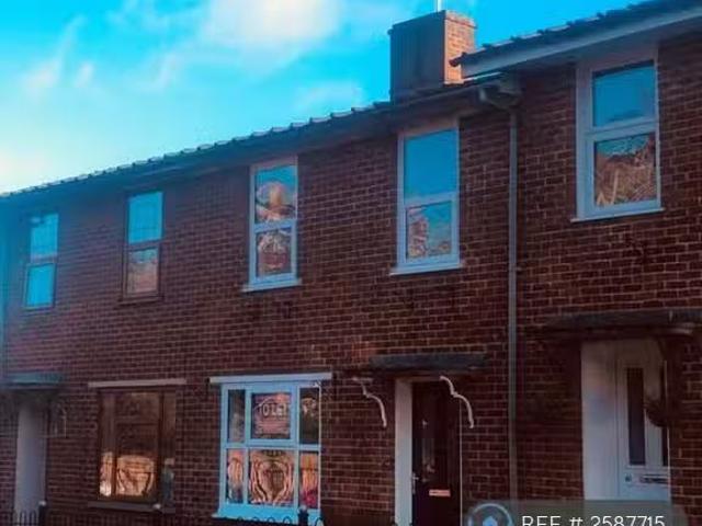 Deal! 3 bedroom terraced house for rent in Swan Street, Alvech.