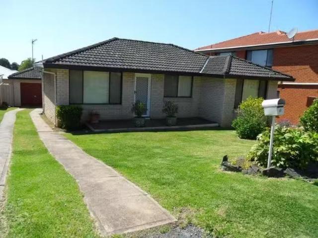 Nice 3 BR 43 Phillip Crescent, BARRACK HEIGHTS House for rent.