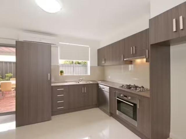Just in! 3 BR 4/135 Allinga Avenue, GLENUNGA, SA 5064 Townho.