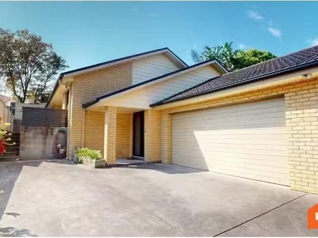 Deal! 3 BR 49a Meredith Street, Kotara House for rent Listed.