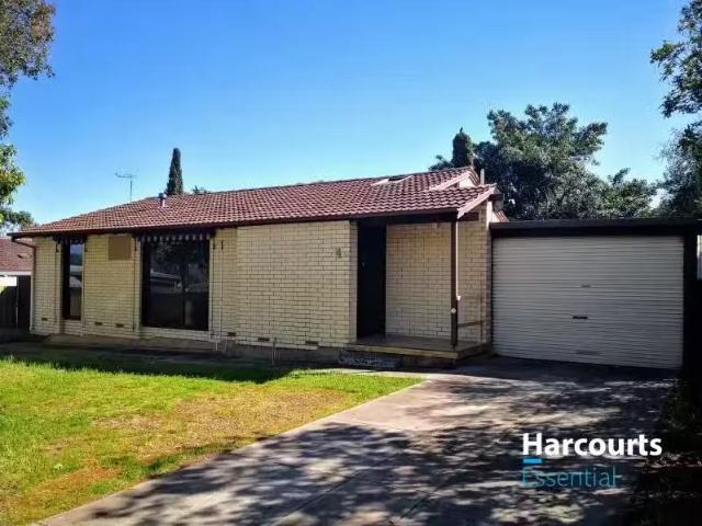 Unique 3 BR 4 Paginton Crescent, ELIZABETH EAST, SA 5112 Hou.