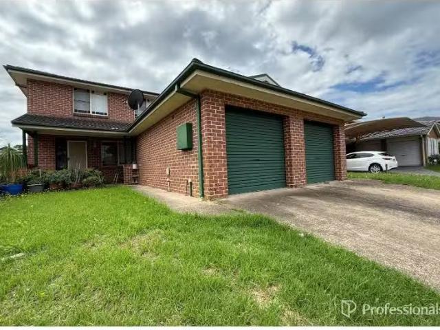Unique 3 BR 4A Gunsynd Avenue, Casula Townhouse for rent List.