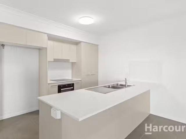 Charming 3 BR 4B Gull Street, WOODGATE, QLD 4660 Duplex for.
