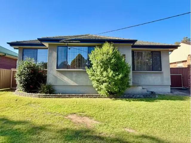 Charming 3 BR 50 Thames St, West Wollongong House for rent Li.