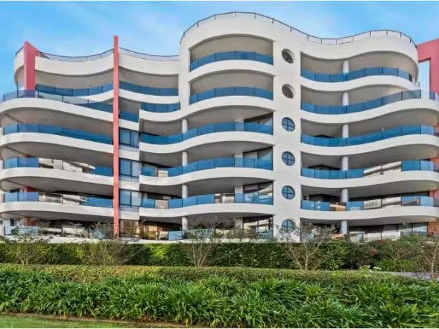 Cheap 3 BR 5/106 110 Corrimal Street, Wollongong Apartment for.