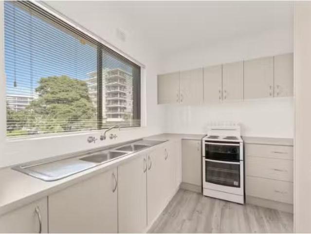 Unique 3 BR 5/17 Church St, Wollongong Apartment for rent Lis.