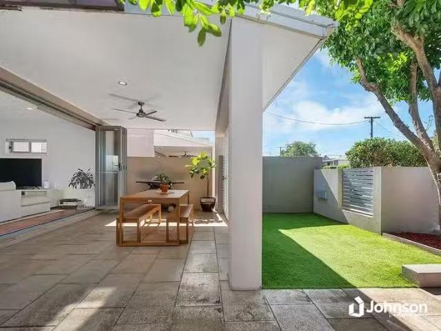 Just in! 3 BR 51A Kates Street, Morningside, QLD 4170