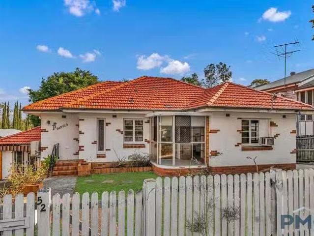 Deal! 3 BR 52 Ellen Street, Oxley, QLD 4075