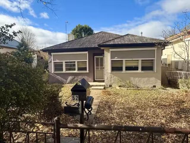 Cozy 3 BR 52 Lambie Street, COOMA House for rent Listed by Ve.