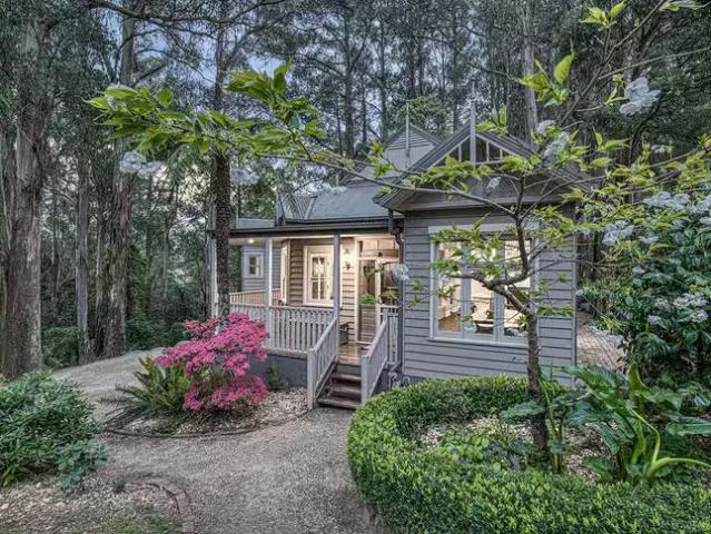 For Rent! 3 BR 52 Olinda Crescent, Olinda, VIC 3788