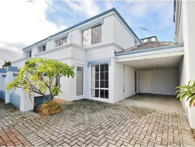 For Rent! 3 BR 5/40 MILL POINT ROAD, SOUTH PERTH Townhouse for.