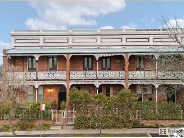 Cozy 3 BR 54 Bentinck Street, Bathurst House for rent Listed.