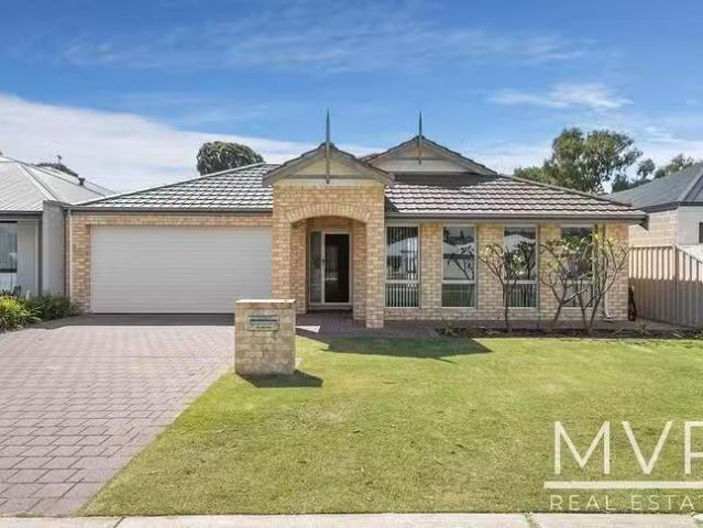 Unique 3 BR 54B GILBERTSON Gilbertson Road, Kardinya, WA 6163