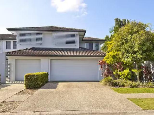 For Rent! 3 BR 56/2 Catalina Way, Upper Coomera, QLD 4209