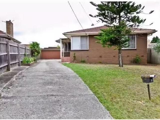 For Rent! 3 BR 5 Carlyon Court, Springvale, VIC 3171