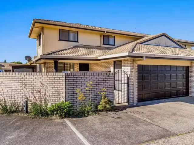 Just in! 3 BR 6/3 13 Sunset Avenue, WEST BALLINA, NSW 2478 U.