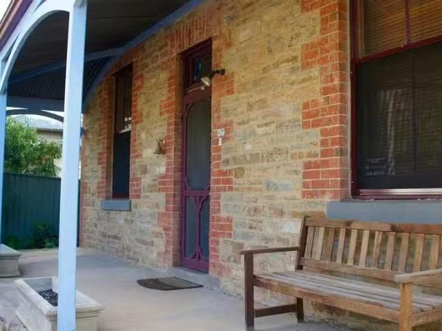 Nice 3 BR 67 Acacia Street, Bendigo, VIC 3550
