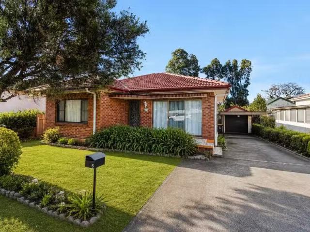 Nice 3 BR 6 Fairy Ave, Fairy Meadow House for rent Listed by.