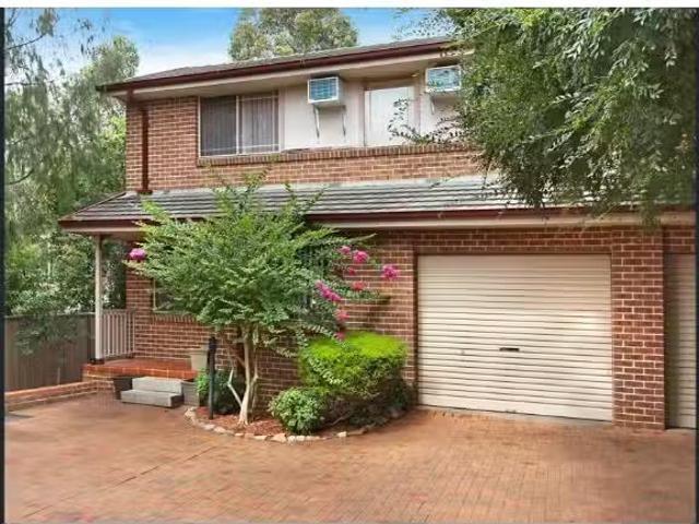 Unique 3 BR 7/147 Cox Avenue, Penrith Townhouse for rent List.