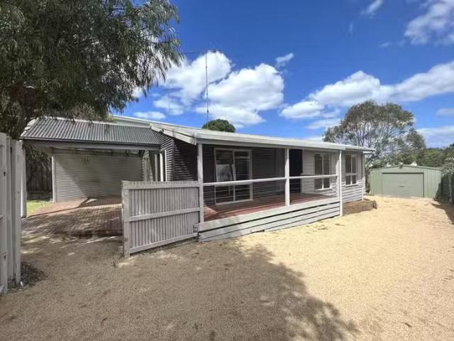Charming 3 BR 71 Great Ocean Road, Jan Juc, VIC 3228