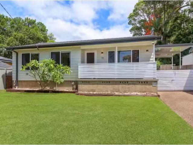 Cozy 3 BR 72 Henry Parkes Drive, BERKELEY VALE House for rent.