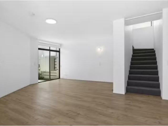 For Rent! 3 BR 7/31 35 Waters Road, Cremorne Townhouse for ren.